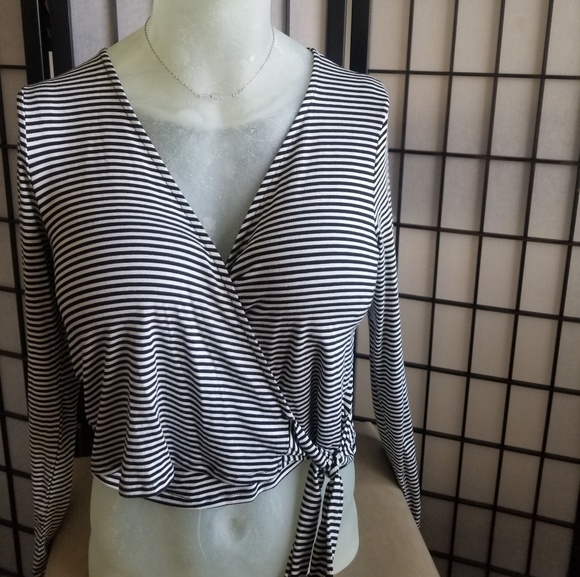 long sleeve crop top - Picture 5 of 8